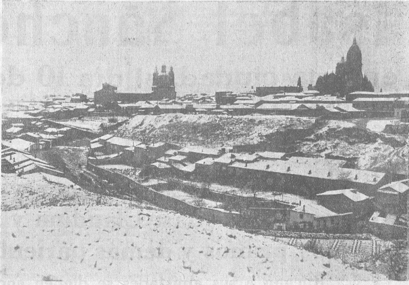 Panorámica de Salamanca cubierta de nieve. Tomada desde los Irlandeses en 1930